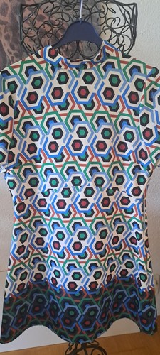 Farbenfrohes kleid mit - farbenfrohes,