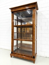 Vitrine Biedermeier Handpoliert Nussbaum Verspiegelt Zierlich 3x Glas