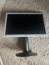 LG Flatiron - W2242PK