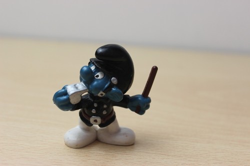 0123 polizist schlumpf - 2.0123,