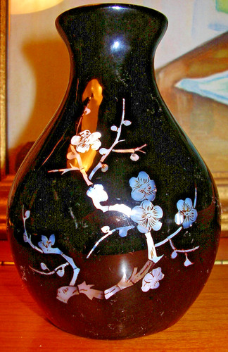 Schwarzlack vase mit - schwarzlack-vase,