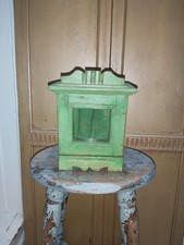 INDISCHER LACKIERTER SCHRANK