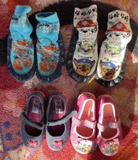 4 Paar Hausschuhe