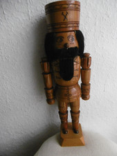 Nußknacker  BERGMANN   alt  ca. 35 cm  hoch  Natur - mit Haare und Bart