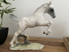 Hutschenreuther: Fohlen, Pferd Hans Achtziger 1950  H: 19 L: 22 cm Porzellan