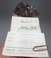 Rhodonit auf Bleiglanz -