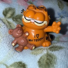 Vintage garfield figure - i, love