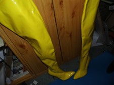 Sehr hohe spitze Overkneestiefel, Gr. 45, 14 cm Absatz