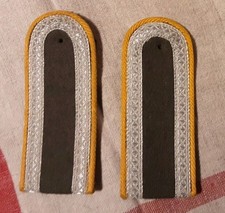 alte Schulterstücke NVA