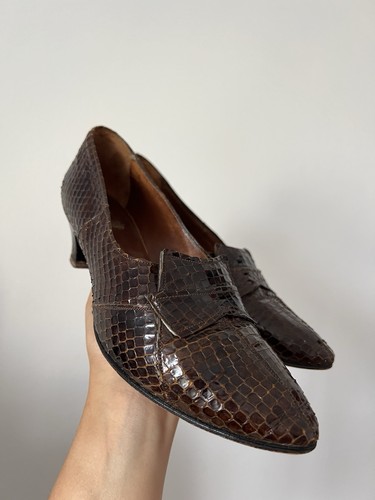 Vintage brown leather pumps - leather,