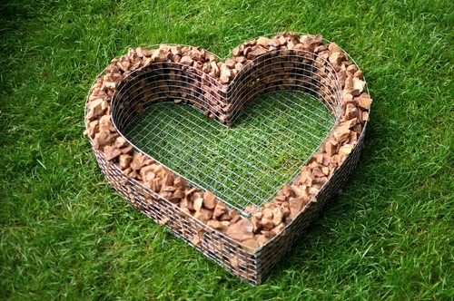 Herz 42x41x6cm mit kies - herz,