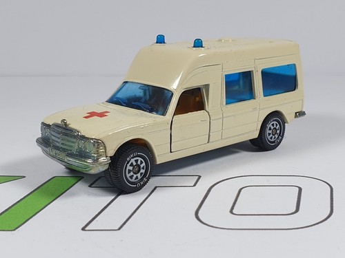 Mercedes krankenwagen t123 - mercedes,