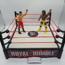 WWE Ring 2010 (Federmatte) Royal Rumble + 2 Wrestling Figuren