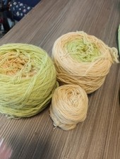 Bobbel Farbverlaufsgarn 3-fädig, 900 m, hellgrün-sand