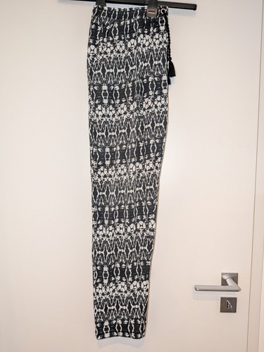 Schlupfhose schwarz weiß