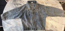 Jeansjacke mit Strasssteinen