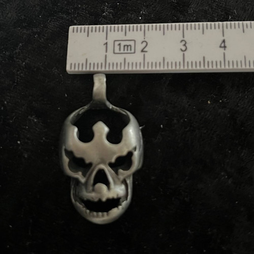 Totenkopf anhänger aus zinn - anhänger,