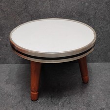 Kleiner Blumentisch Dreibein