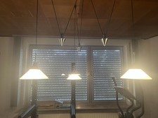 Deckenlampe für über den Esstisch. Verstellbar per Seilzug