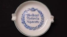 Waldorf Astoria Zigarette   alter  antiker Aschenbecher aus Porzellan