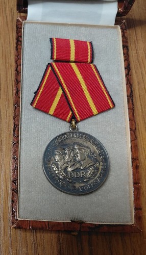 Alte ddr verdienst medaillen - alte,