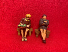 2 Burgbewohner, 7 cm Figuren
