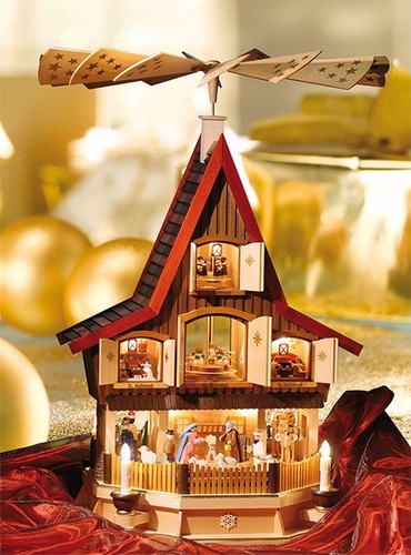 Adventshaus beleuchtet - adventshaus,
