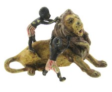 Wiener Bronze Löwe mit 2