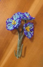 kleiner älterer Blumenstrauss