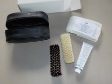 Schuhputzset Bürste