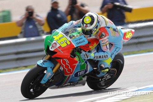 Valentino rossi moto - valentino,