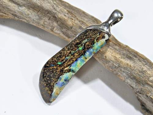 Opal anhänger boulder - opal,
