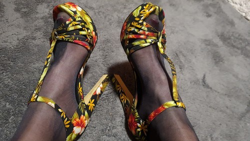 Hot plateau high heels - hot,