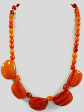 Bernsteinkette mit Oliven und