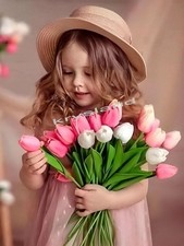 HARRY - MEGHAN - PRINZESSIN LILIBET ORTRAITS OF THE ROYAL FAMILY