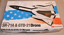 ACADEMY 12540 SR-71A & GTD-21 DRONE  1:72
