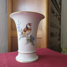1 Vase aus Porzellan aus