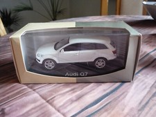 Audi Q7 4.2 FSI quattro von Schuco in 1:43. Beschreibung lesen wegen der Farbe