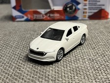 Welly 1:60 Skoda Octavia IV Limousine NEX Diecast Modellauto 1:64 Weiß