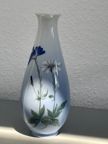 Vase mit wiesenblumen von - vase,