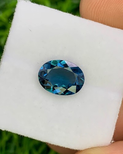 Natürlicher blauer turmalin - blauer,