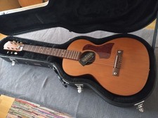 Framus Vintage Wandergitarre mit Gator-Koffer Westerngitarre