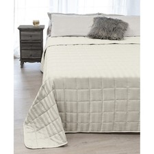 GESTEPPTE TAGESDECKE AUS SATIN