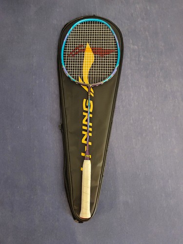 Quasi neuer badmintonschläger - neuer,
