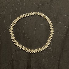 Hübsche kurze Modeschmuck