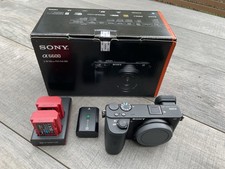 Sony Alpha a6600 24.2MP Spiegellose Systemkamera - Schwarz + Sony EF 50 F 1.8