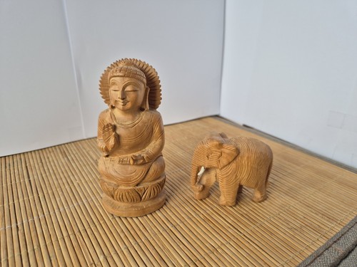 Holzfiguren buddha und elefant - buddha,
