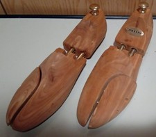 MARKEN Zedernholz  Schuhspanner * Mit Federmechanismus * TOP * wieNEU * Gr. 44 *