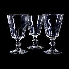 1. von 3. Burgunderglas /