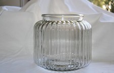 Glasvase gerippt moderne